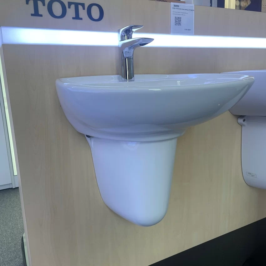 Chậu lavabo treo tường TOTO LHT300CR LHT300CR Chậu lavabo treo tường TOTO LHT300CR