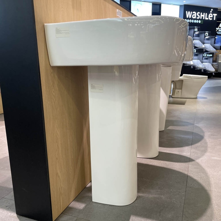 Chậu lavabo treo tường TOTO LPT766C chân dài - Hình 3