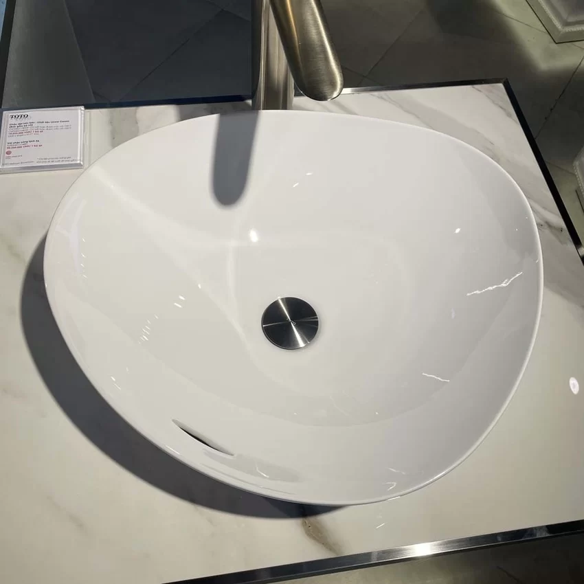 Chậu rửa lavabo đặt bàn TOTO LT4704G19 Linear Ceram (bộ thoát thải VM5D419V) 39 Thiết kế hiện đại của Chậu rửa lavabo TOTO LT4704G19