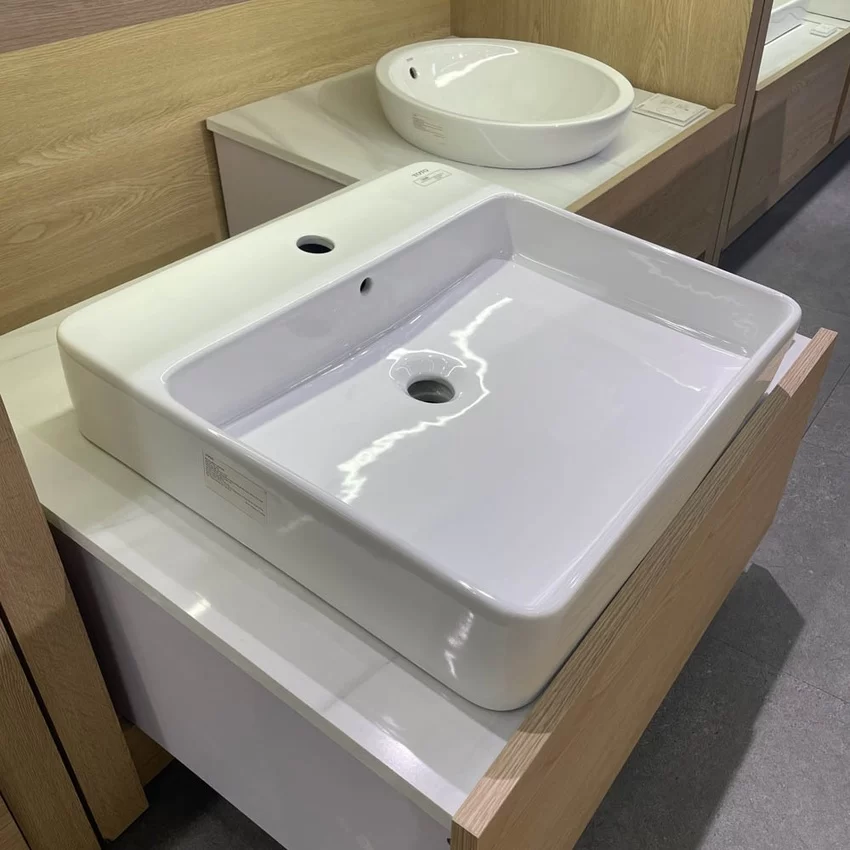 Chậu Rửa Lavabo Đặt Bàn TOTO LT950C - SKU: LT950C Chậu Rửa Lavabo Đặt Bàn TOTO LT950C - HT950C