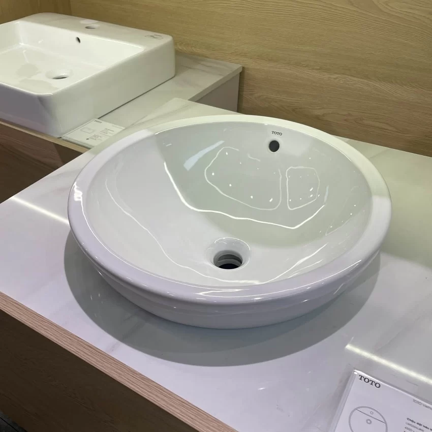 Chậu rửa lavabo đặt bàn TOTO LW526NJU 23 Tiết kiệm không gian với chậu rửa lavabo TOTO LW526NJU