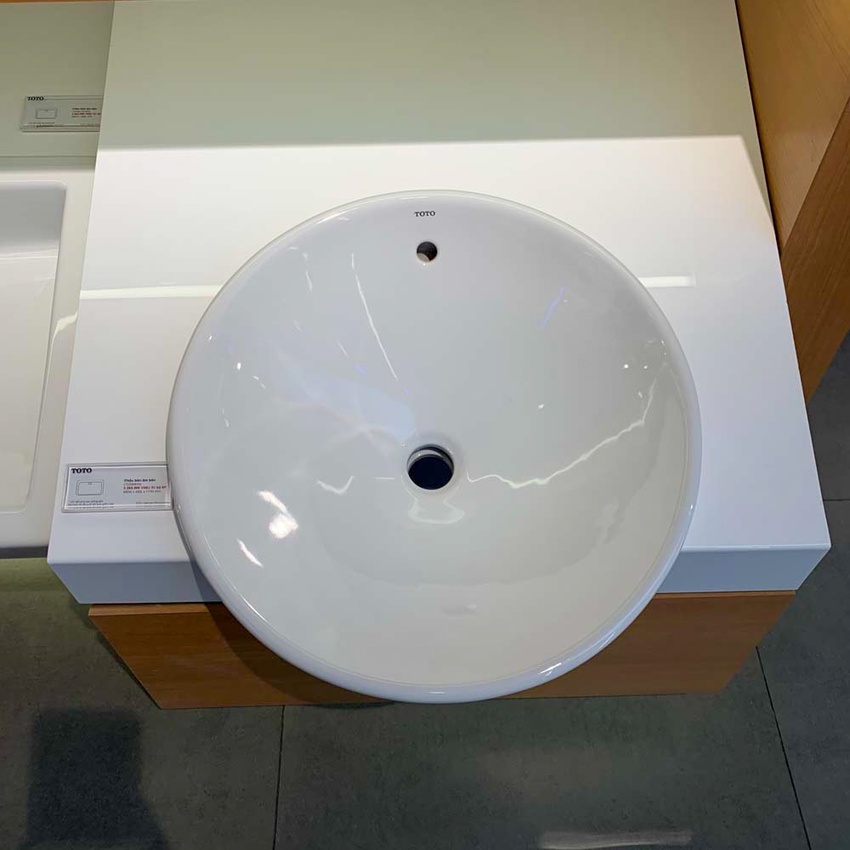 Thiết kế sang trọng của TOTO LT533R