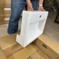 Chậu rửa mặt lavabo bán âm TOTO LT647CS