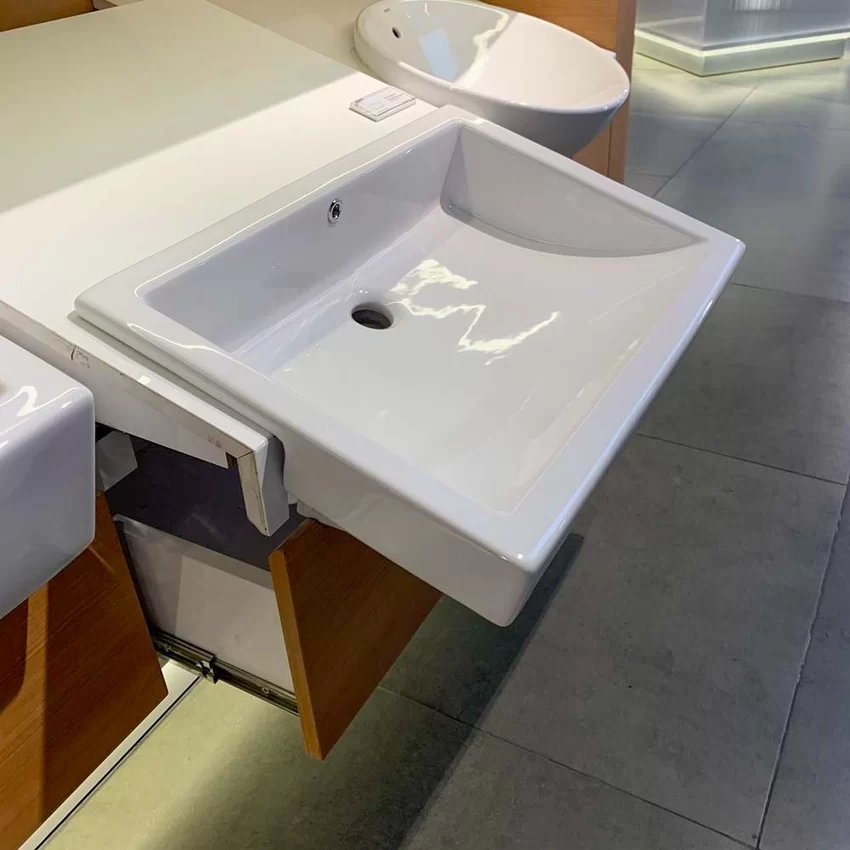 Chậu rửa mặt lavabo bán âm TOTO LW646JW/F - Hình 1 Chậu rửa mặt lavabo bán âm TOTO LW646JW/F 1