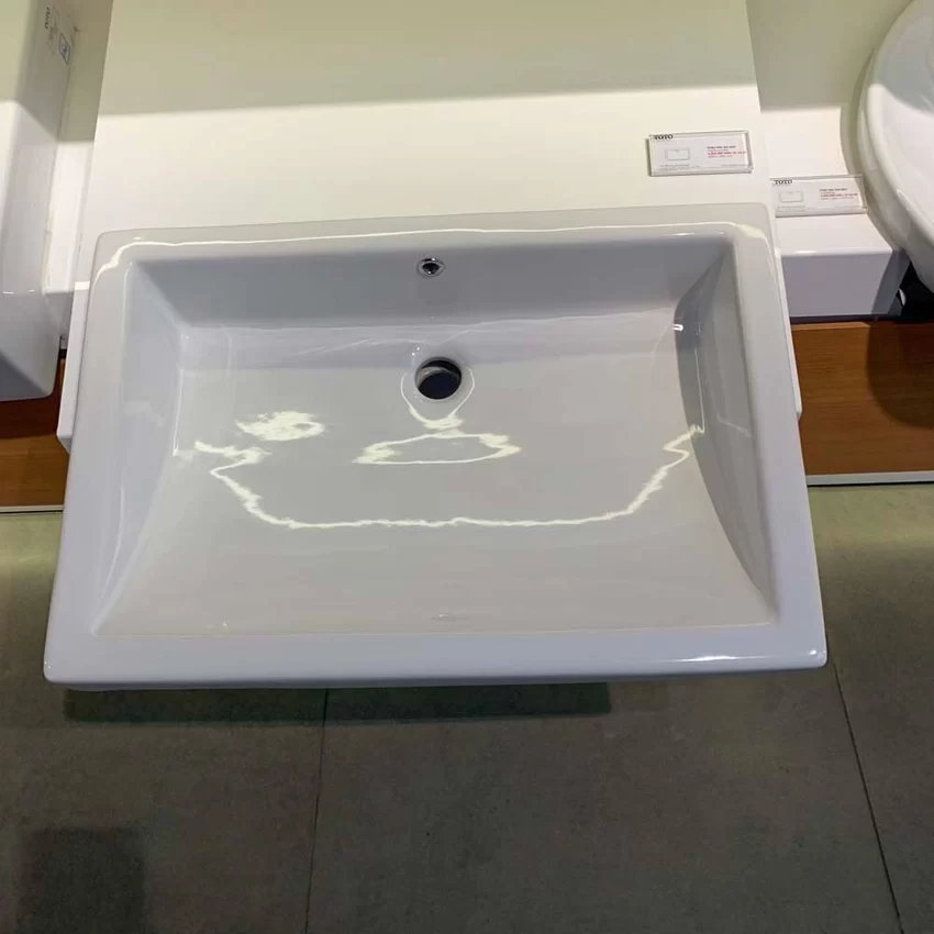 Chậu rửa mặt lavabo bán âm TOTO LW646JW/F - Hình 2 Chậu rửa mặt lavabo bán âm TOTO LW646JW/F 2