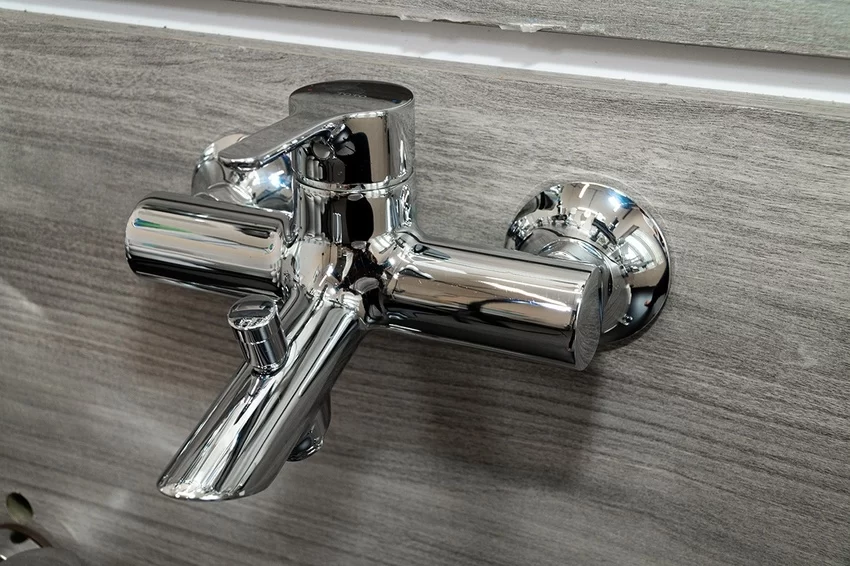 Củ sen tắm nóng lạnh LB Series TOTO TBS01302V 6 Củ sen tắm nóng lạnh LB Series TOTO TBS01302V