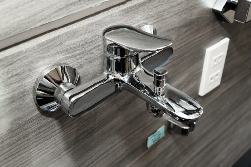 Củ sen tắm nóng lạnh LF Series TOTO TBS04302V