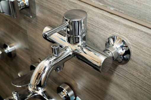 Củ sen tắm nóng lạnh LN Series TOTO TBS02302V