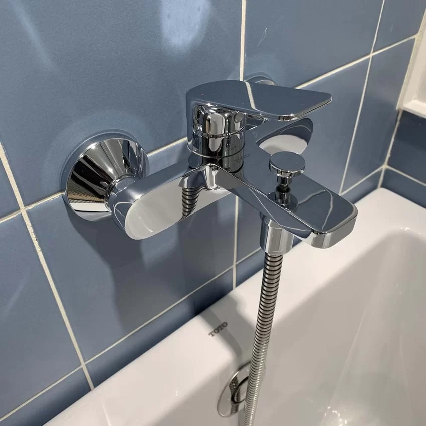 Củ sen tắm nóng lạnh Rei-S TOTO TTMR302V 3 Củ sen tắm nóng lạnh Rei-S TOTO TTMR302V