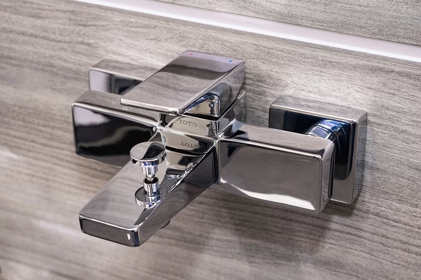 Củ sen tắm nóng lạnh TOTO TVSM110RUR 4 Củ sen tắm nóng lạnh TOTO TVSM110RUR