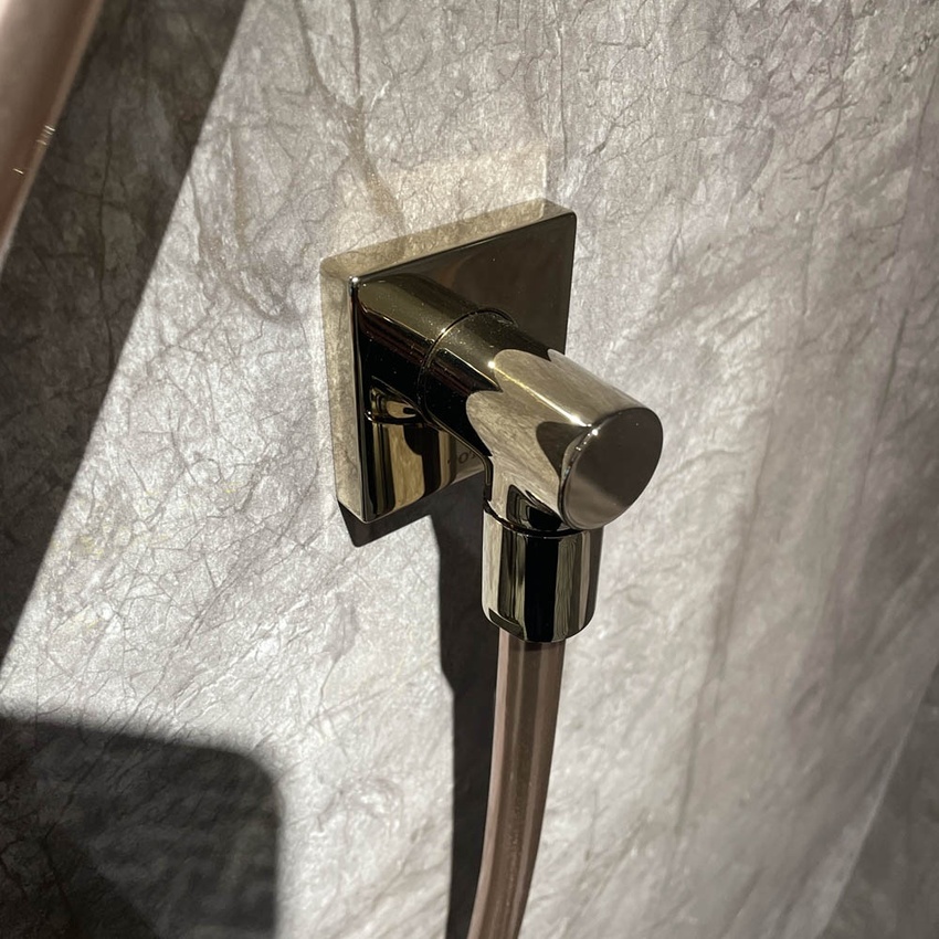 Dễ dàng lắp đặt và vệ sinh Cút nối tường TOTO TBW02013B dễ dàng lắp đặt