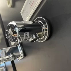 Gác sen kèm cút nối tường TOTO TBW07021A dòng G dáng tròn 12 Gác sen kèm cút nối tường TOTO TBW07021A dòng G dáng tròn