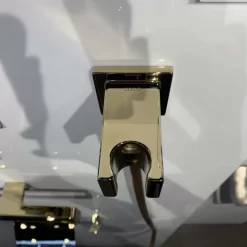 Gác sen kèm cút nối tường TOTO TBW08010A dòng G dáng vuông 15 Gác sen kèm cút nối tường TOTO TBW08010A dòng G dáng vuông