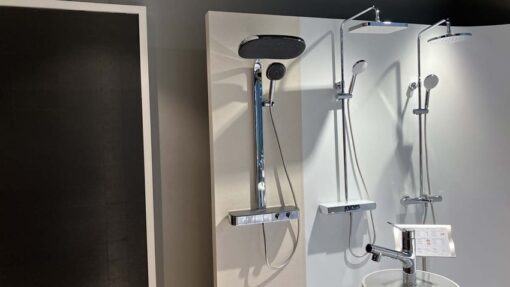 Sen cây nhiệt độ dòng G TOTO TBW14WC0A (kèm kệ để đồ)