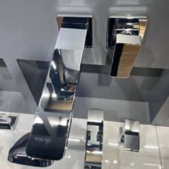 Vòi lavabo nóng lạnh gắn tường GE TOTO TLG07308BB - Chrome