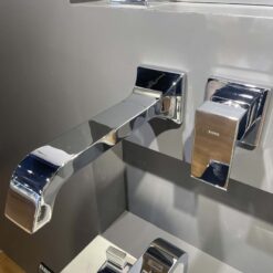 Vòi lavabo nóng lạnh gắn tường GC TOTO TLG08308BA - Chrome