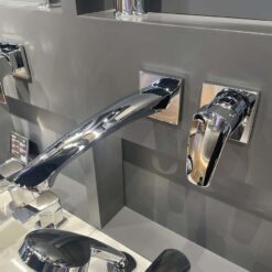 Vòi lavabo nóng lạnh gắn tường GM TOTO TLG09308BB