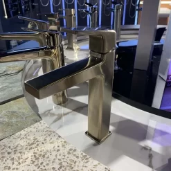Vòi lavabo nóng lạnh GB TOTO TLG10303V