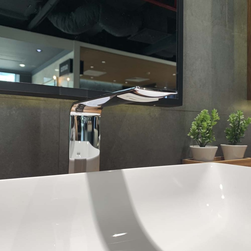 Thiết kế tinh tế của Vòi Lavabo TOTO TLP02304B