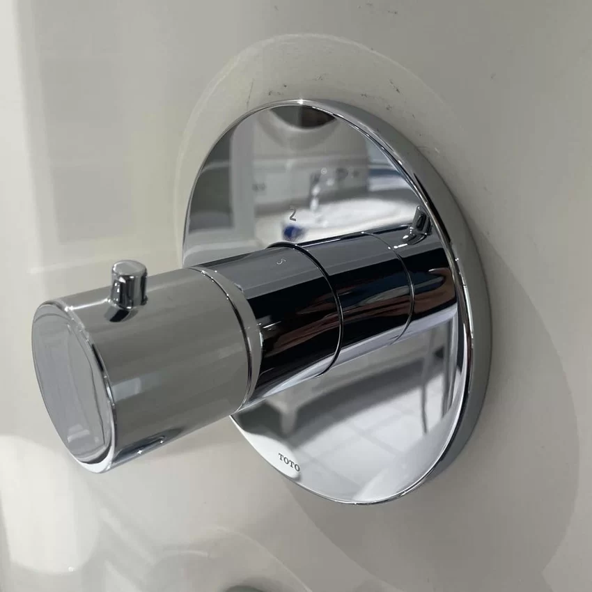 Van chuyển hướng 2 đường nước TOTO TBV01103B kèm phụ kiện âm tường TBN01102B 13 Thiết kế tinh tế và hiện đại của van chuyển hướng TOTO TBV01103B