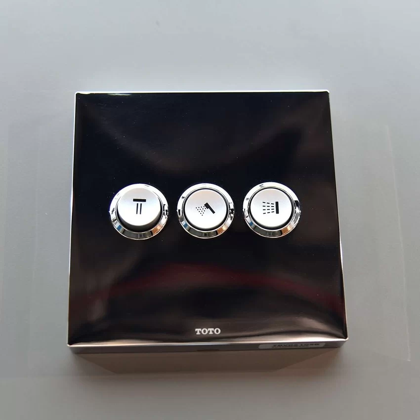 Thiết kế tiện lợi của van TOTO Van chuyển hướng 3 đường nước nút nhấn TOTO TBV02105B kèm phụ kiện âm tường TBN01001B
