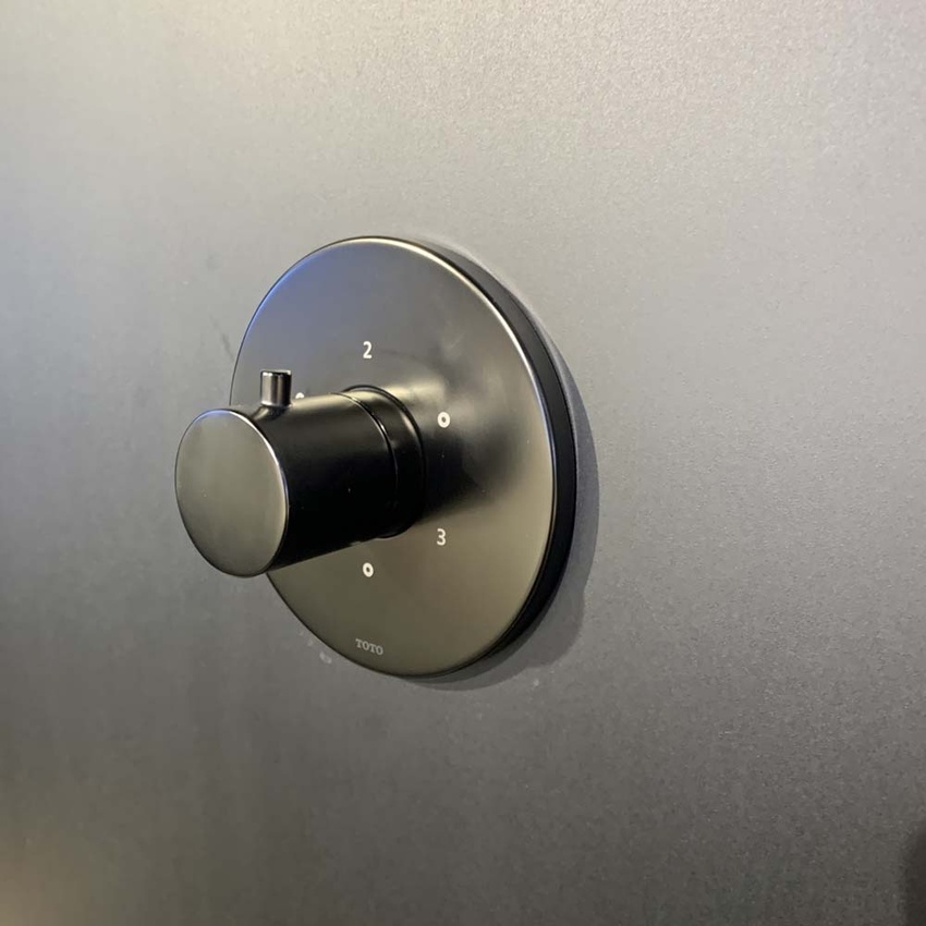 Van chuyển hướng 3 đường nước TOTO TBV01102B 19 Van chuyển hướng TOTO TBV01102B hiện đại - SKU TBV01102B