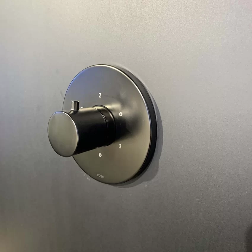 Van chuyển hướng 3 đường nước TOTO TBV01102B 19 Van chuyển hướng TOTO TBV01102B hiện đại - SKU TBV01102B