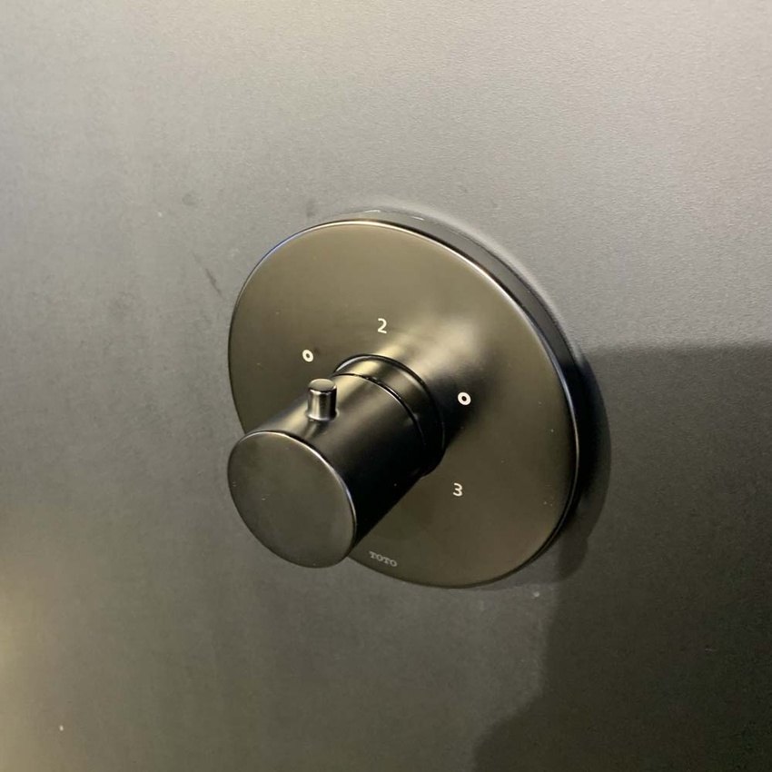 Van chuyển hướng 3 đường nước TOTO TBV01102B 20 Van chuyển hướng TOTO trong phòng tắm - SKU TBV01102B