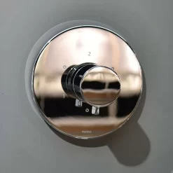 Van chuyển hướng 3 đường nước TOTO TBV01104B kèm phụ kiện âm tường TBN01103B