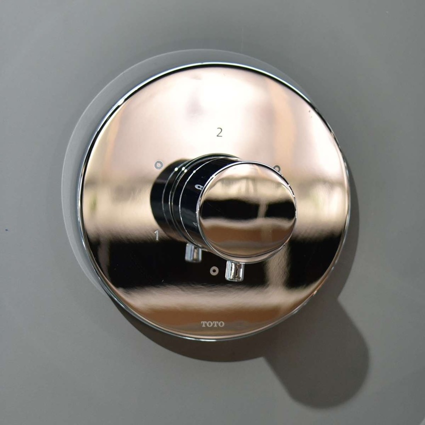 Van chuyển hướng 3 đường nước TOTO TBV01104B Van chuyển hướng 3 đường nước TOTO TBV01104B kèm phụ kiện âm tường TBN01103B - TBV01104B/TBN01103B