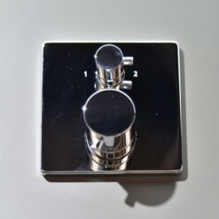 Van điều chỉnh nhiệt độ kèm van chuyển hướng (2đn) TOTO TBV02404B kèm phụ kiện âm tường TBN01001B