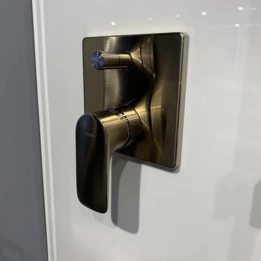 Van Gật Gù Nóng Lạnh TOTO TBG04304BA Van gật gù điều chỉnh nóng lạnh kèm nút chuyển hướng TOTO TBG04304BA 2