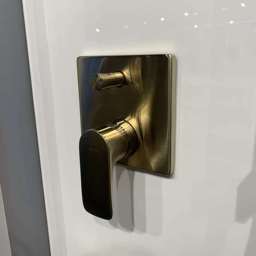 Van gật gù điều chỉnh nóng lạnh kèm nút chuyển hướng TOTO TBG04304BA 11 Van gật gù điều chỉnh nóng lạnh kèm nút chuyển hướng TOTO TBG04304BA