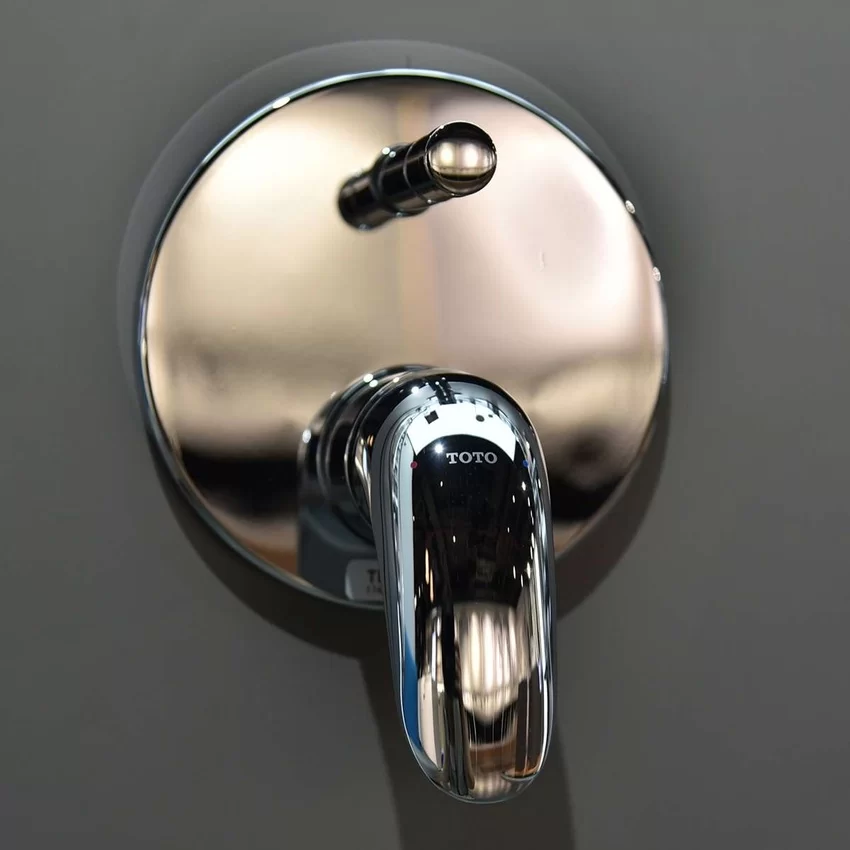 Van gật gù điều chỉnh nóng lạnh kèm nút chuyển hướng TOTO TBS03304B 10 Van gật gù TOTO TBS03304B Hình 1