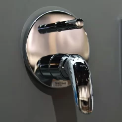 Van gật gù điều chỉnh nóng lạnh kèm nút chuyển hướng TOTO TBS03304B