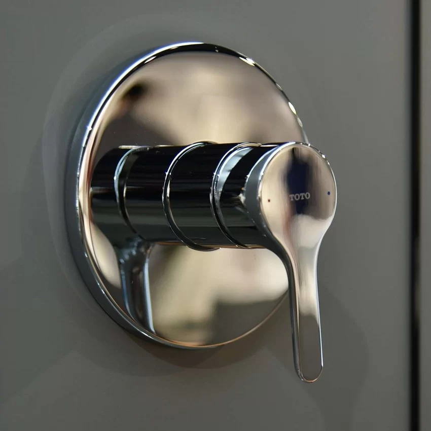 Van gật gù điều chỉnh nóng lạnh TOTO TBS01303B lắp gắn tường Van gật gù điều chỉnh nóng lạnh TOTO TBS01303B lắp gắn tường