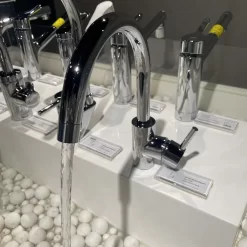 Vòi bếp nóng lạnh TOTO TX605KESBR