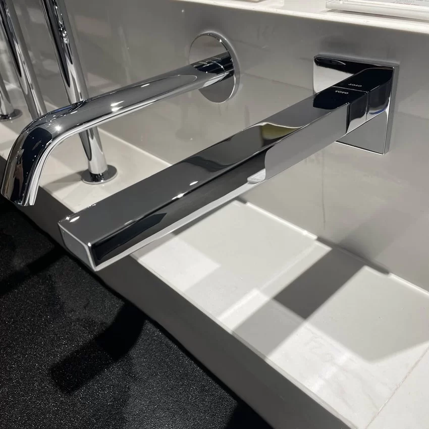 Vòi lavabo cảm ứng TOTO TLE25010A Vòi lavabo cảm ứng gắn tường TOTO TLE25010A