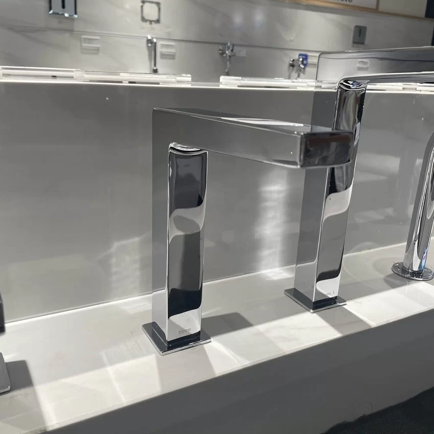 Vòi lavabo cảm ứng nóng lạnh TOTO TLE25007V 6 Vòi lavabo cảm ứng nóng lạnh TOTO TLE25007V