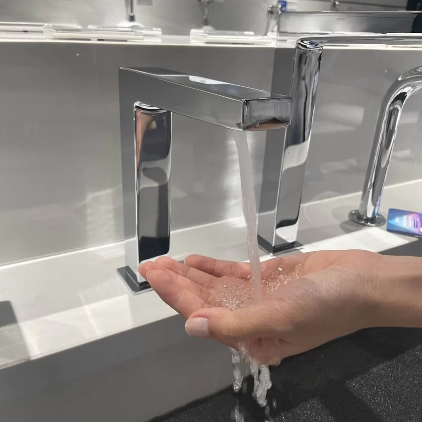 Vòi lavabo cảm ứng nóng lạnh TOTO TLE25007V 5 Vòi lavabo cảm ứng nóng lạnh TOTO TLE25007V