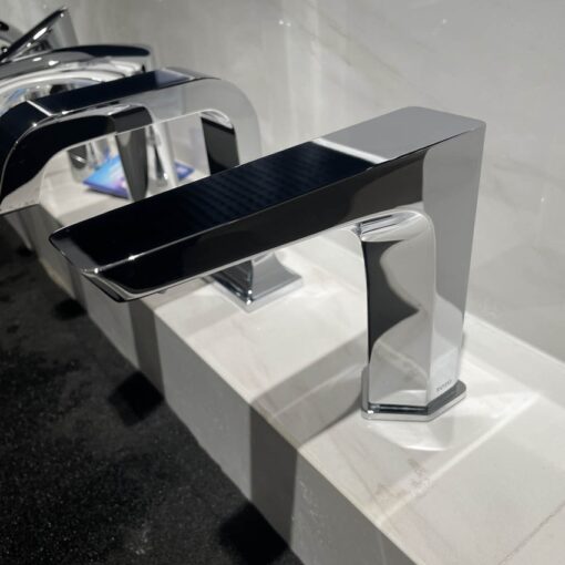 Vòi lavabo cảm ứng TOTO TLE20006A