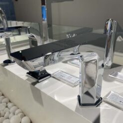 Vòi lavabo cảm ứng TOTO TLE20006A