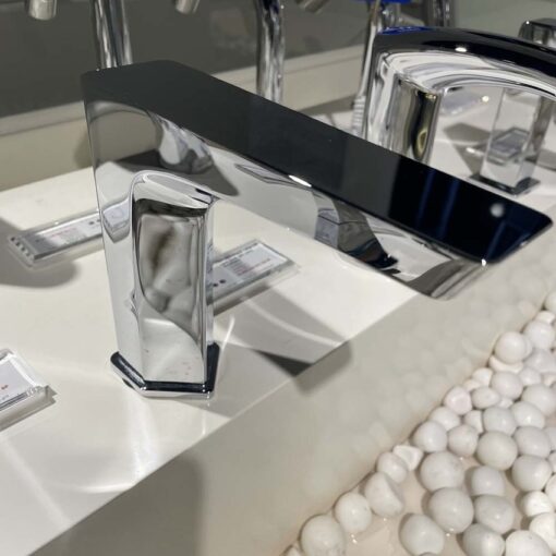 Vòi lavabo cảm ứng TOTO TLE20006A