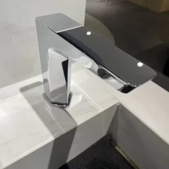 Vòi lavabo cảm ứng TOTO TLE20006A
