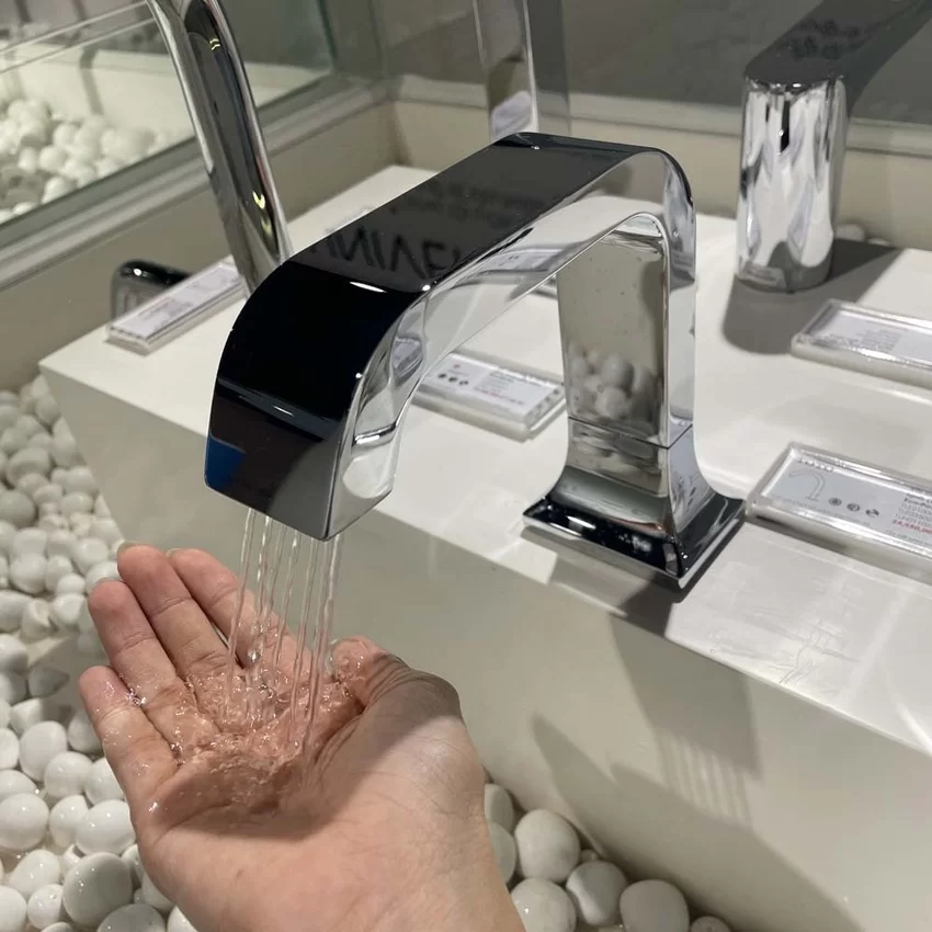 Vòi lavabo cảm ứng TOTO TLE21006A 10 Vòi lavabo cảm ứng TOTO TLE21006A