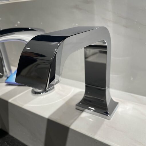 Vòi lavabo cảm ứng TOTO TLE21006A