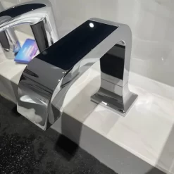 Vòi lavabo cảm ứng TOTO TLE21006A 21 Vòi lavabo cảm ứng TOTO TLE21006A