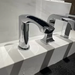 Vòi lavabo cảm ứng TOTO TLE22006A