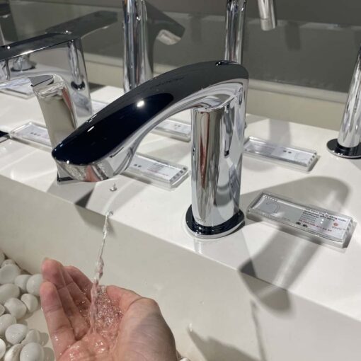 Vòi lavabo cảm ứng TOTO TLE22006A