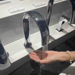 Vòi lavabo cảm ứng TOTO TLE24007A